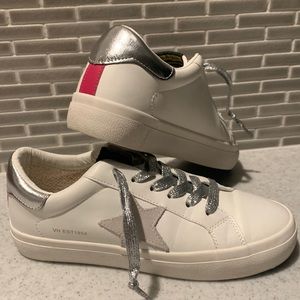 Vintage Havana Lucy Star Sneakers Size 9.